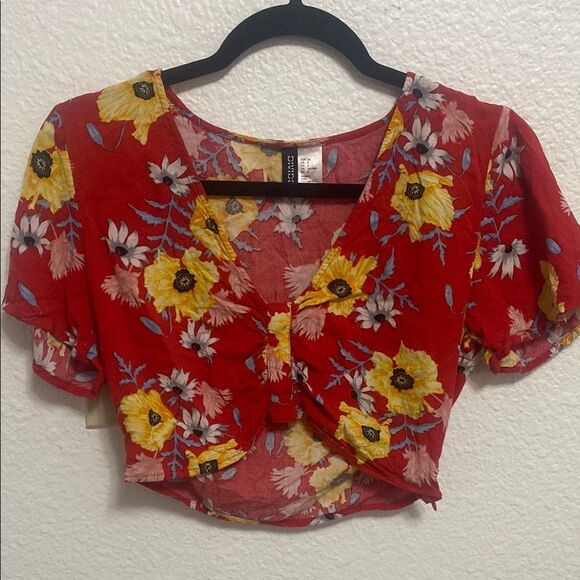 Divided H&M women’s size 8 floral crop top - Picture 1 of 6